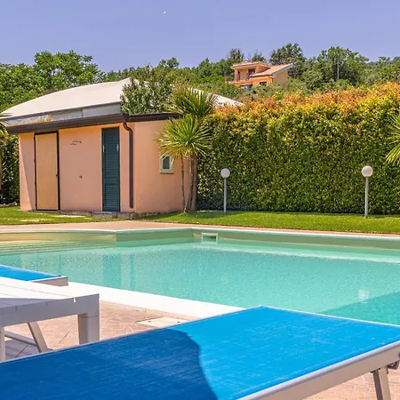 Villa Aura *