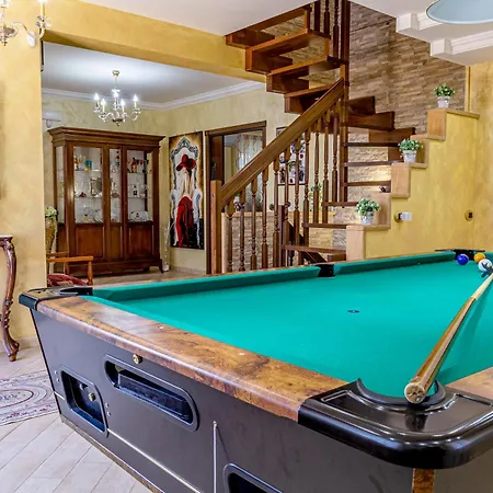 Aura Villa